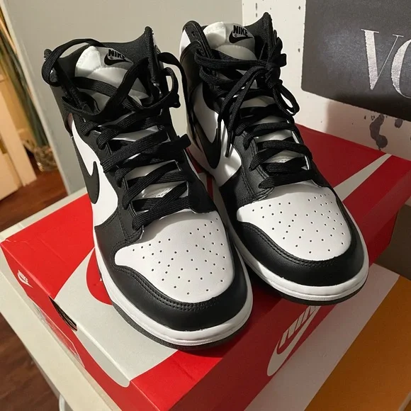 💥 NWT Nike Dunk High Retro Black/White in Men’s 9/Women’s 10.5 - Picture 6 of 6